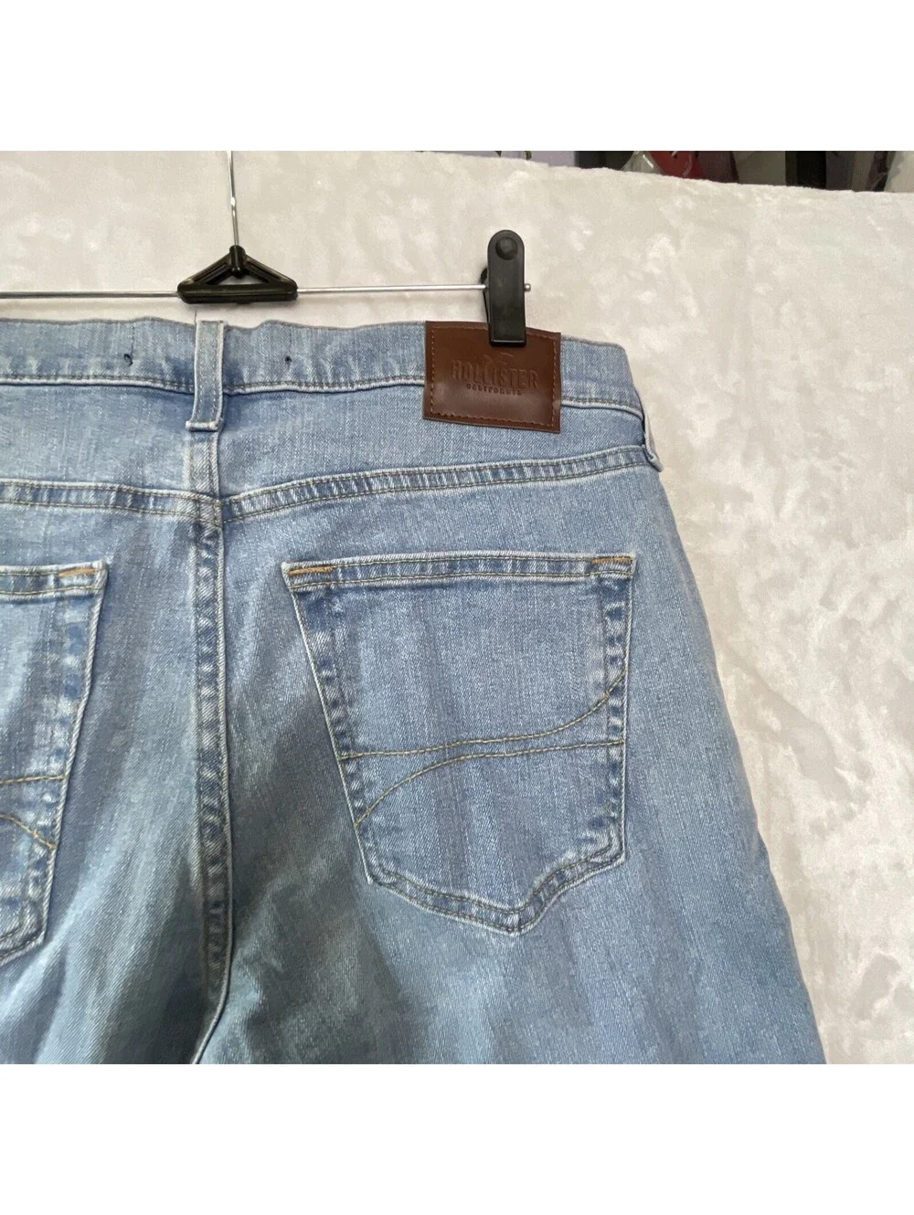 Hollister Slim Straight Epic Flex Men’s Distressed Jeans Light Denim 32X 30 Nwt